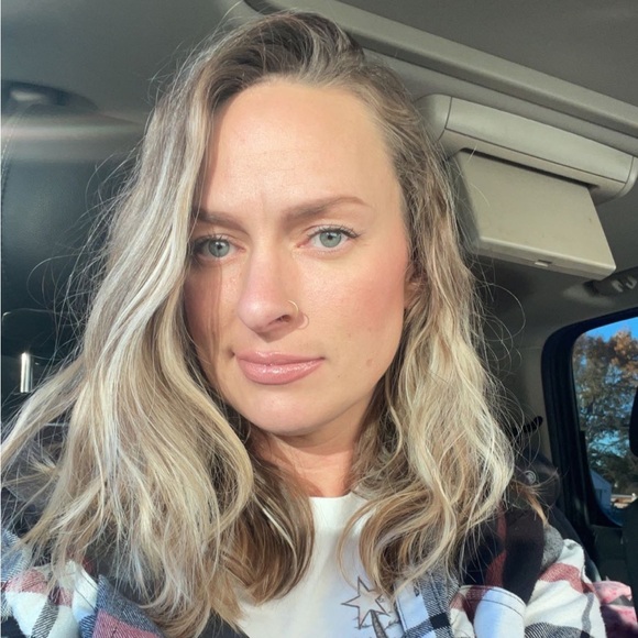 Meet your Posher - Picture 1 of 1